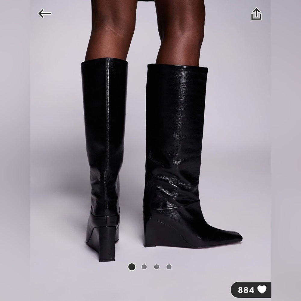 ASOS DESIGN
Clarissa leather wedge boots Size 9